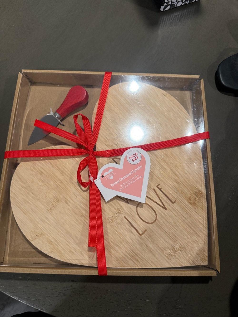 Source Unknown Heart-Shaped Bamboo Cheese Board Set with Red Accents